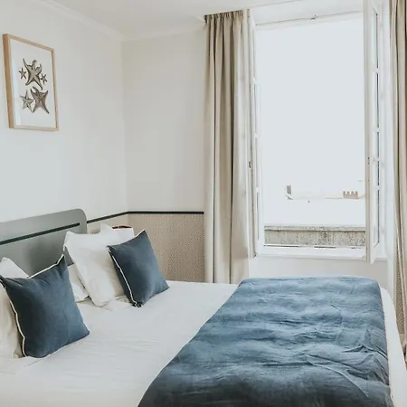 Hotell De La Marine 3*