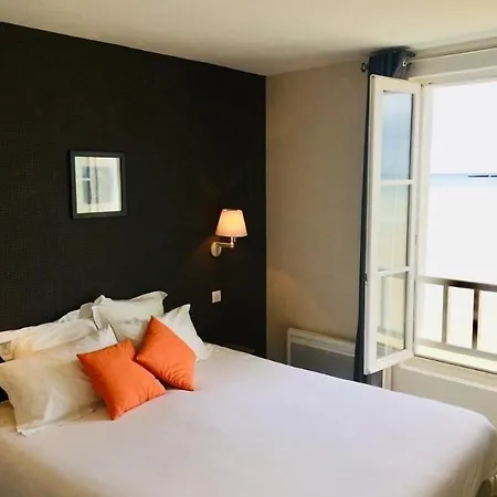 De La Marine Hotel